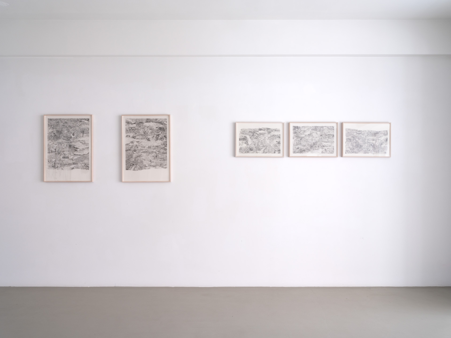 Vue de l'exposition Dreamland à In-Gate Gallery, à Ixelles, rue Saint-Georges